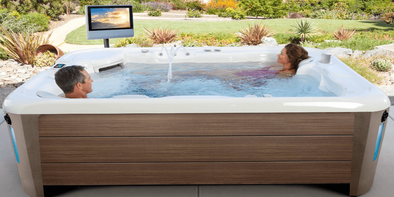 Why Should You Invest In Hot Tub This New Year?
