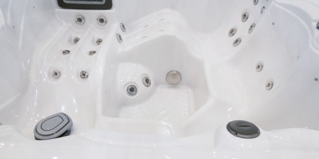 Online Store vs. InStore: Which Is the Right Place to Buy a Hot Tub Online Store vs. InStore: Which Is the Right Place to Buy a Hot Tub