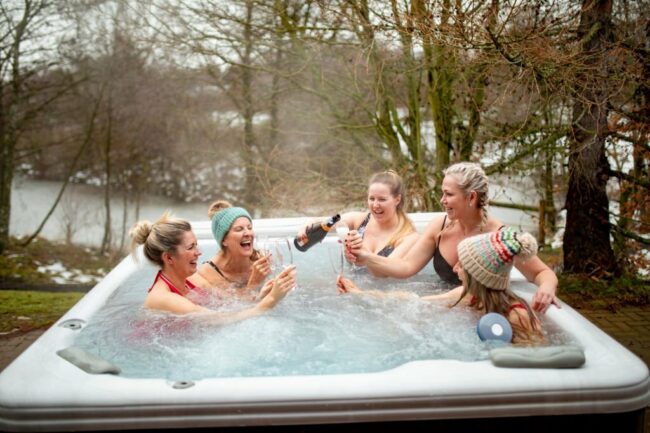 Guide to Shop a 6-Person Hot Tub for Your Family Guide to Shop a 6-Person Hot Tub for Your Family